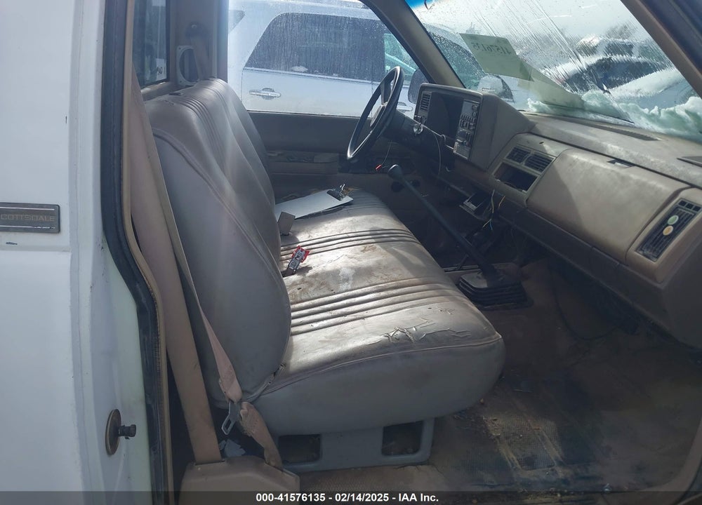 1989 CHEVROLET GMT-400 K2500 VIN: 1GCFK24K3KE242377