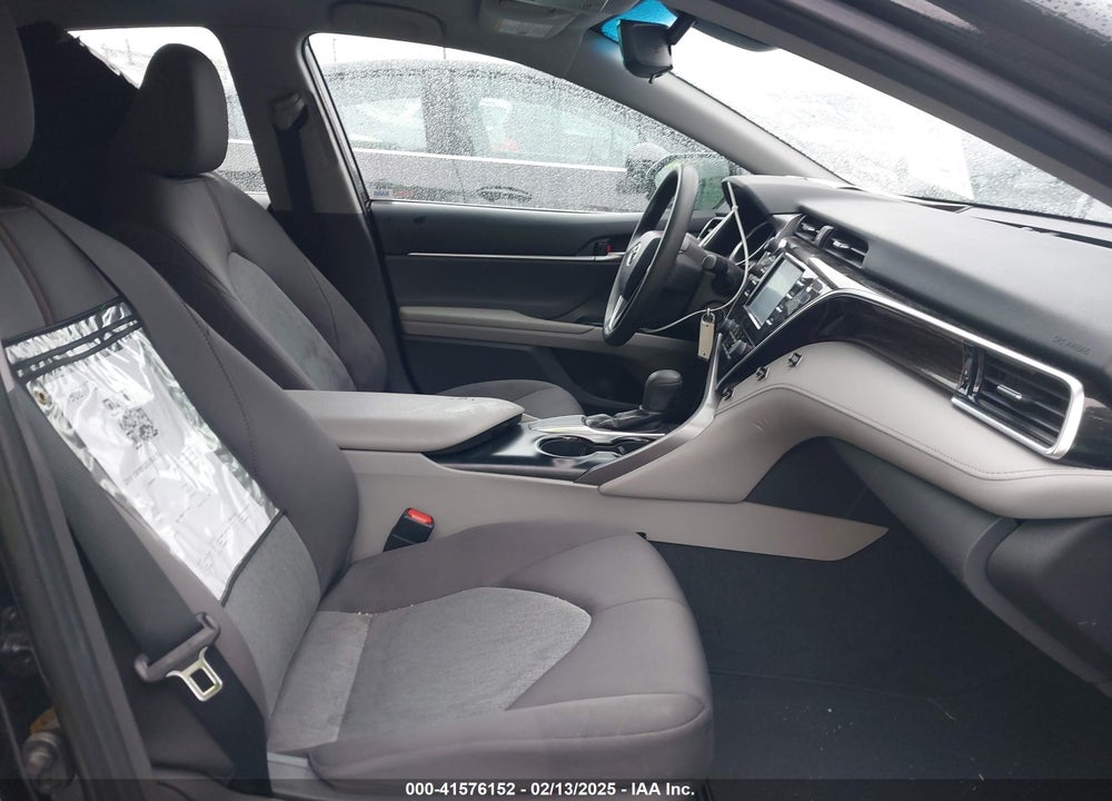 2018 TOYOTA CAMRY LE VIN: 4T1B11HK7JU079464