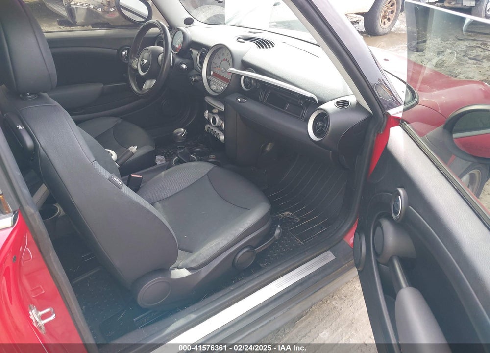 2008 MINI COOPER CLUBMAN VIN: WMWML33528TN66475