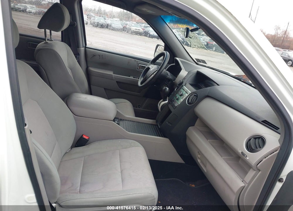 2010 HONDA PILOT VIN: 5FNYF4H41AB040218