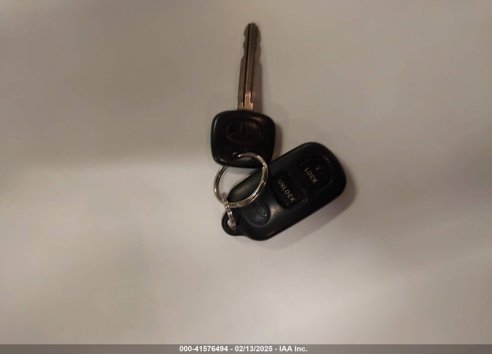 2004 TOYOTA COROLLA LE VIN: 2T1BR38E44C258128