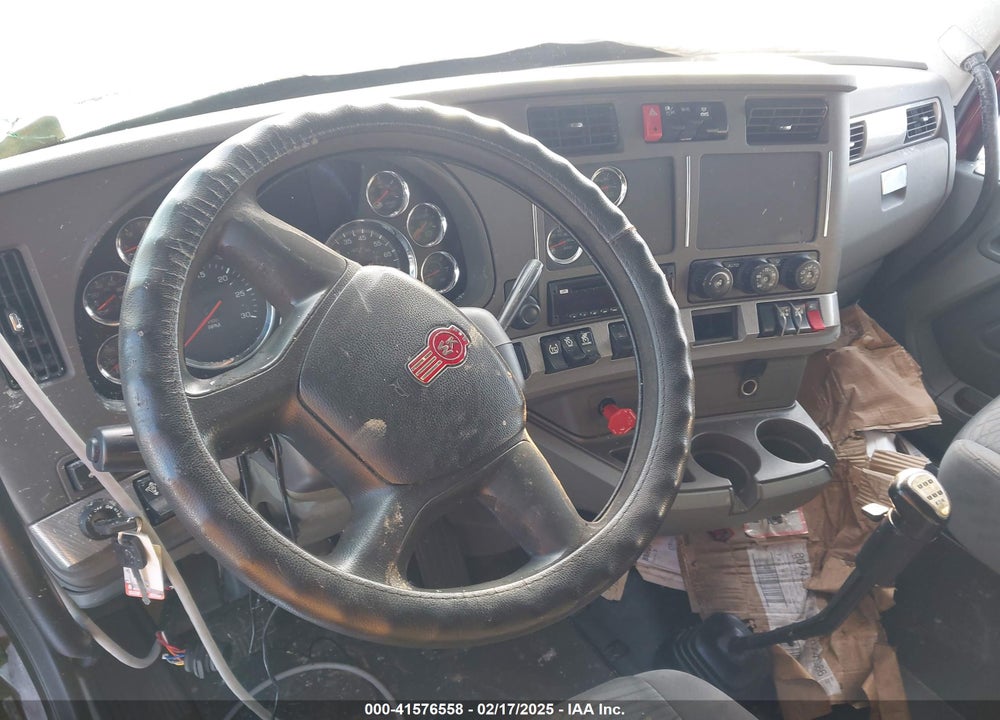 2015 KENWORTH T680 T680 VIN: 1XKYDP9XXFJ435969