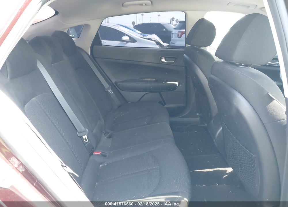2019 KIA OPTIMA VIN: 5XXGT4L30KG339362
