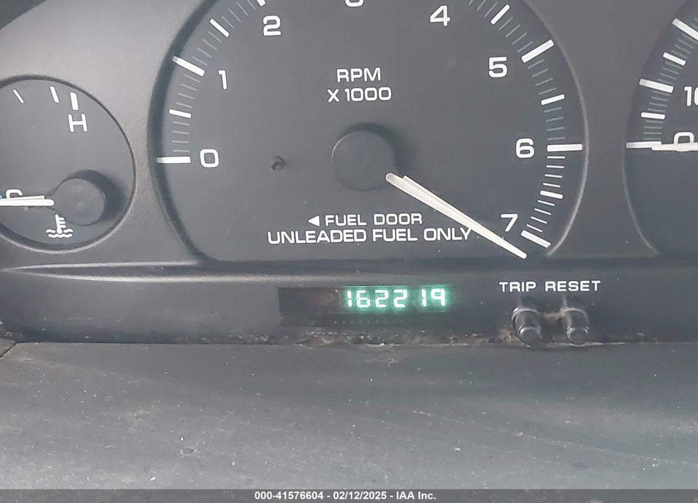1999 PLYMOUTH VOYAGER VIN: 2P4GP45R8XR382654