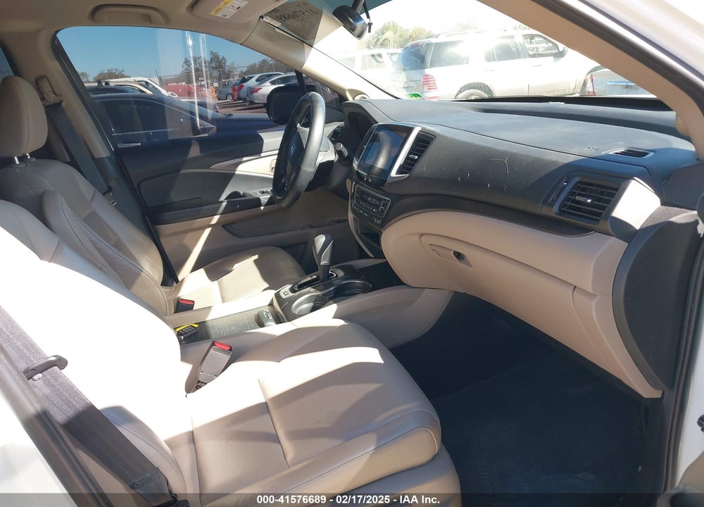 2017 HONDA RIDGELINE VIN: 5FPYK3F61HB026766