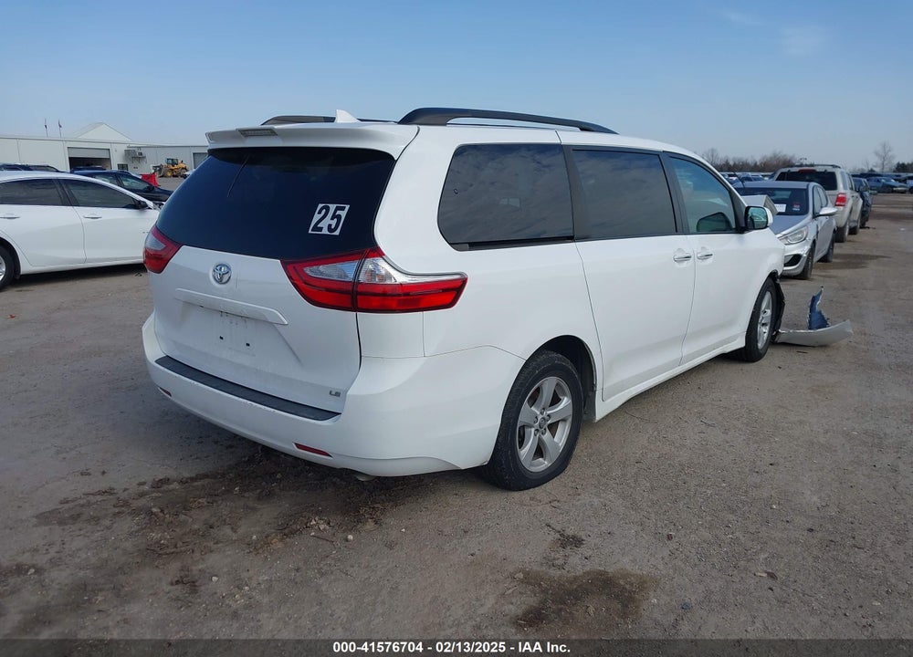 2019 TOYOTA SIENNA LE 8 PASSENGER VIN: 5TDKZ3DC4KS968185