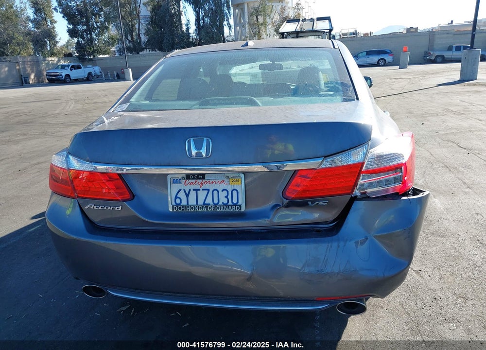 2013 HONDA ACCORD VIN: 1HGCR3F88DA014795