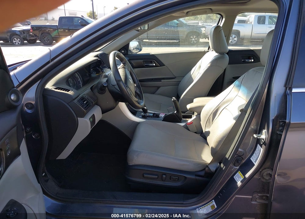 2013 HONDA ACCORD VIN: 1HGCR3F88DA014795