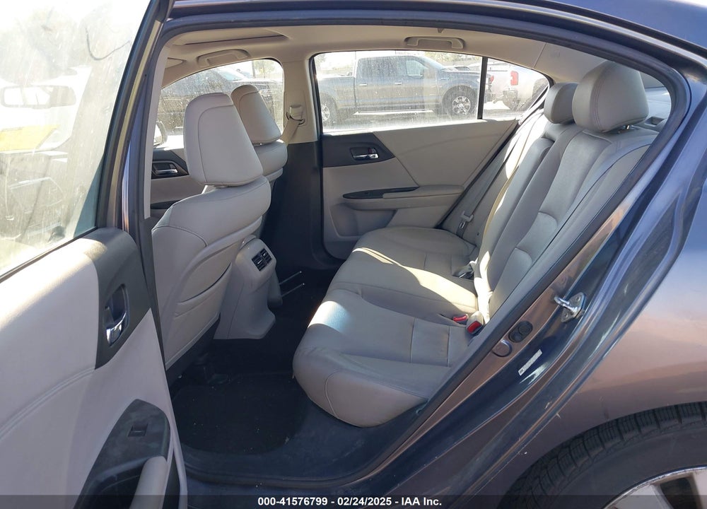 2013 HONDA ACCORD VIN: 1HGCR3F88DA014795