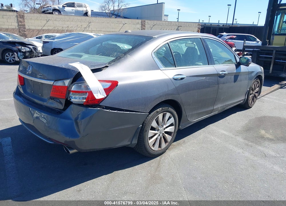 2013 HONDA ACCORD VIN: 1HGCR3F88DA014795
