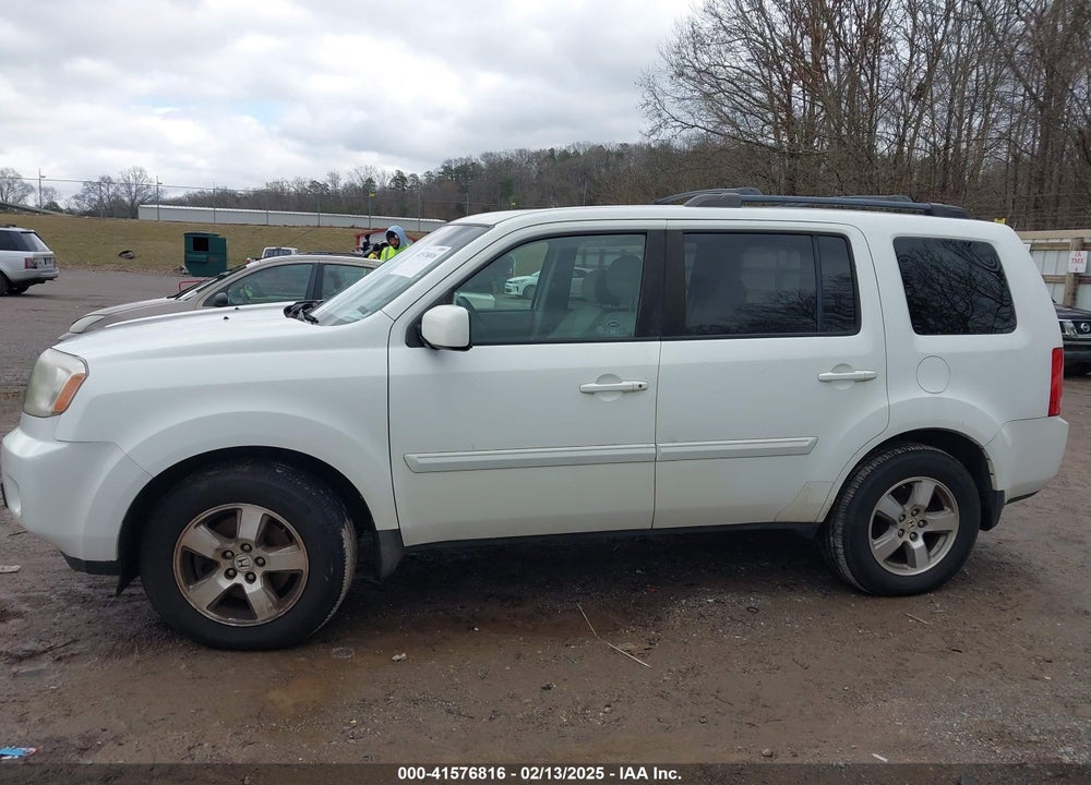 2010 HONDA PILOT EX VIN: 5FNYF4H4XAB019478