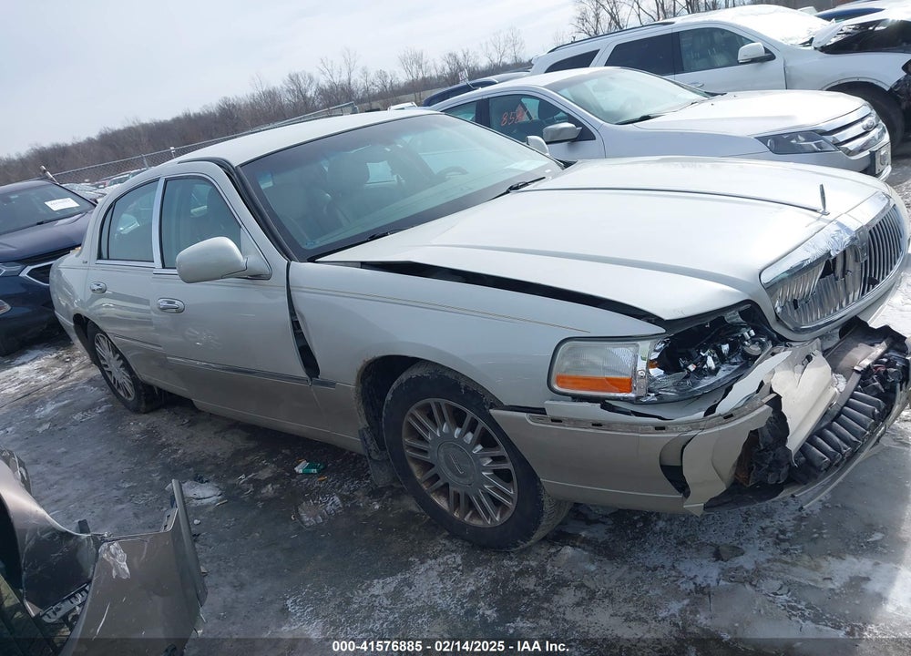 2004 LINCOLN TOWN CAR ULTIMATE VIN: 1LNHM83W14Y680645