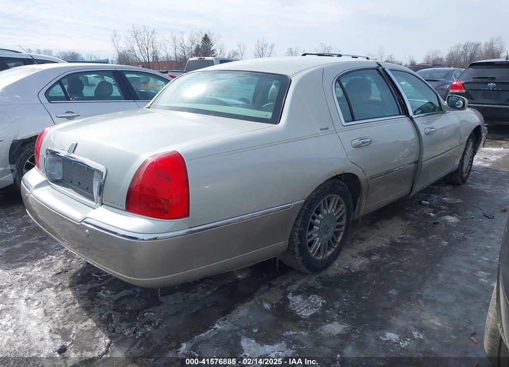 2004 LINCOLN TOWN CAR ULTIMATE VIN: 1LNHM83W14Y680645