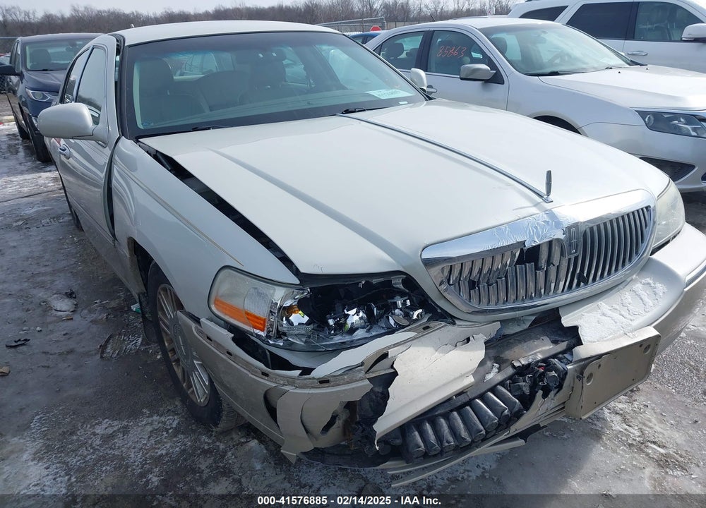 2004 LINCOLN TOWN CAR ULTIMATE VIN: 1LNHM83W14Y680645