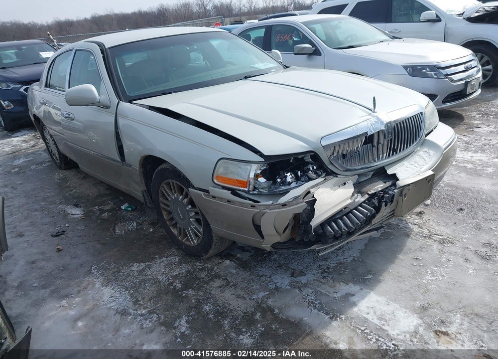 2004 LINCOLN TOWN CAR ULTIMATE VIN: 1LNHM83W14Y680645