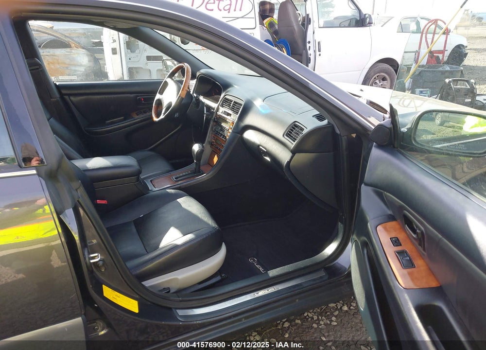 2001 LEXUS ES 300 VIN: JT8BF28G710290516