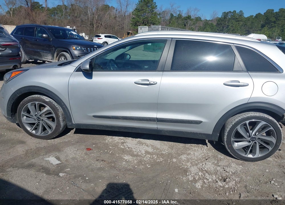 2017 KIA NIRO TOURING VIN: KNDCE3LCXH5082095
