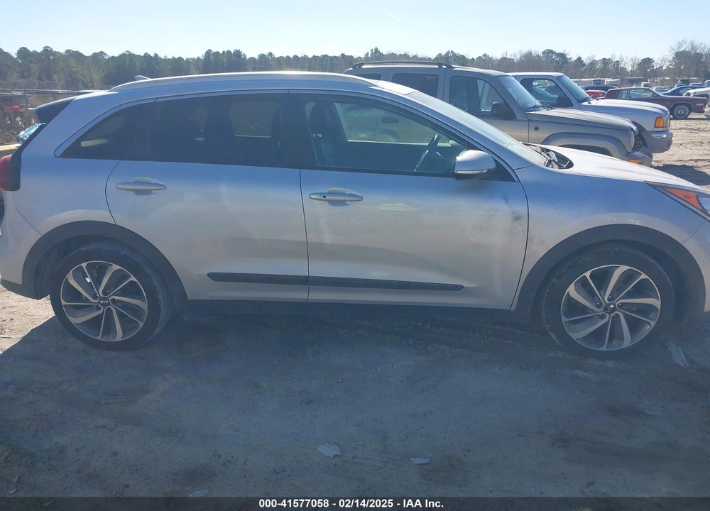 2017 KIA NIRO TOURING VIN: KNDCE3LCXH5082095
