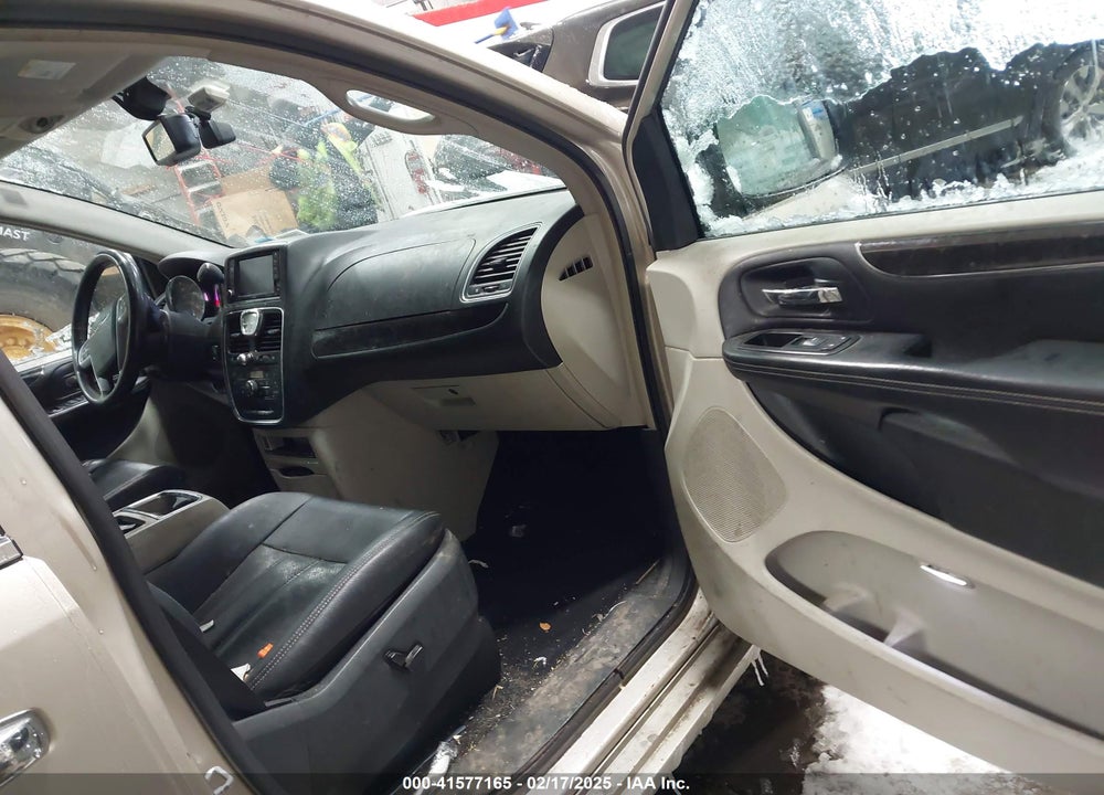 2013 CHRYSLER TOWN & COUNTRY VIN: 2C4RC1CG6DR819569