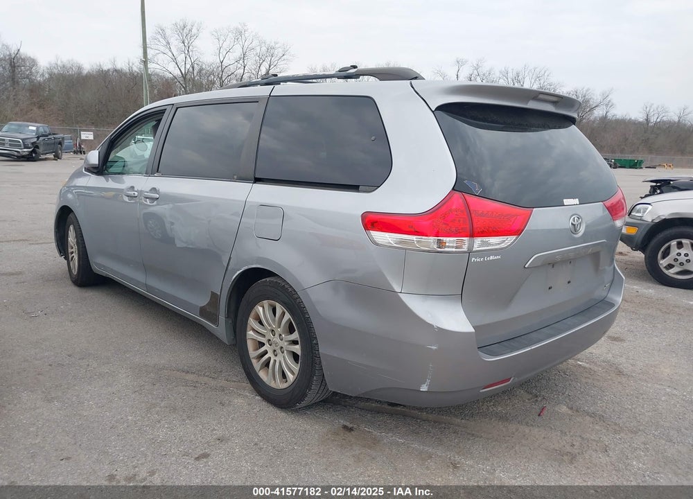 2011 TOYOTA SIENNA XLE V6 VIN: 5TDYK3DCXBS003085