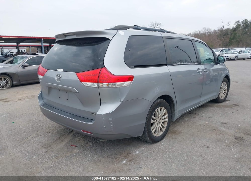 2011 TOYOTA SIENNA XLE V6 VIN: 5TDYK3DCXBS003085