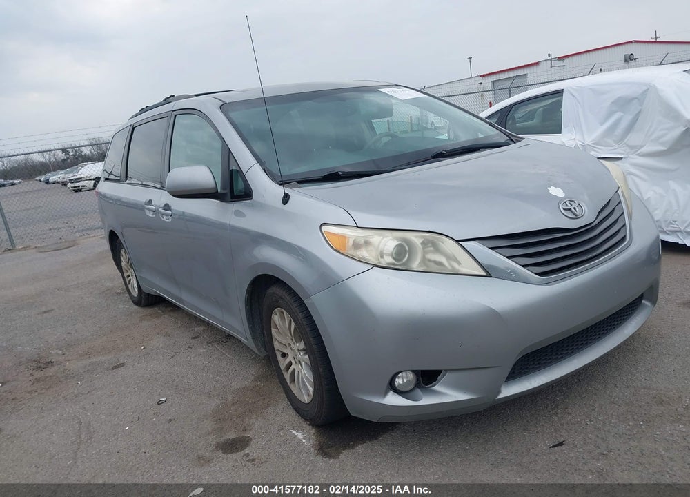 2011 TOYOTA SIENNA XLE V6 VIN: 5TDYK3DCXBS003085