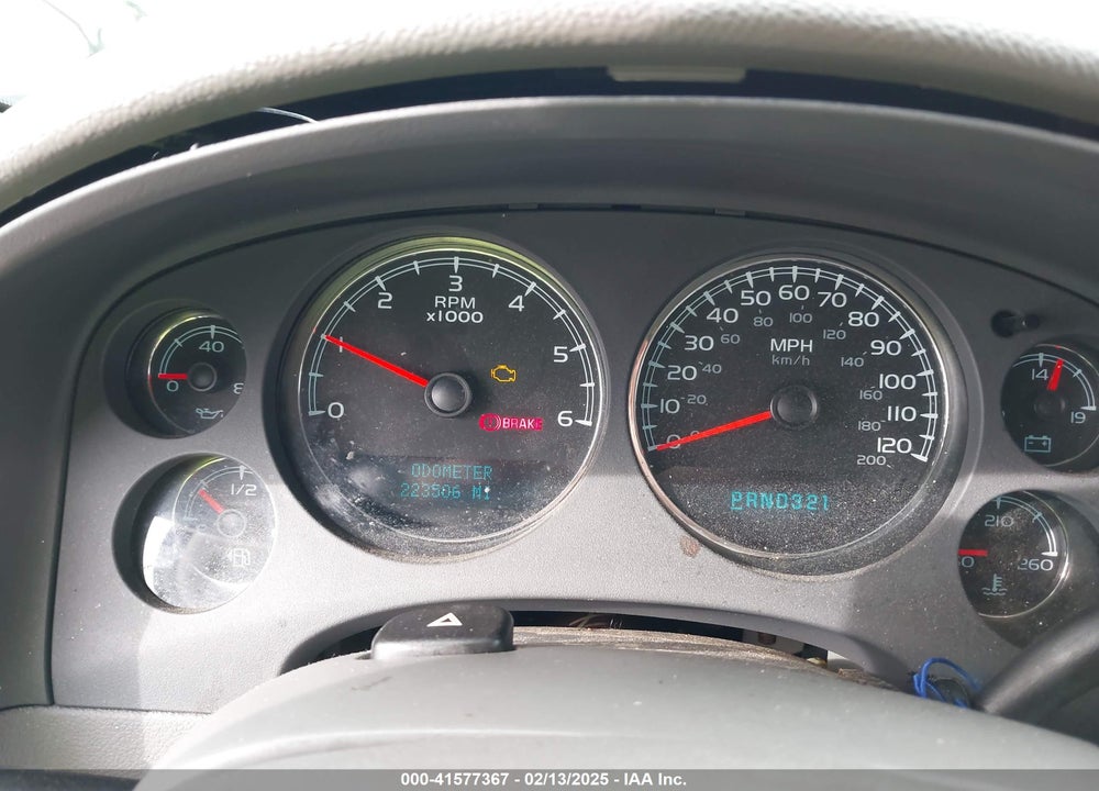 2008 CHEVROLET SUBURBAN 1500 VIN: 1GNFC16018R143195