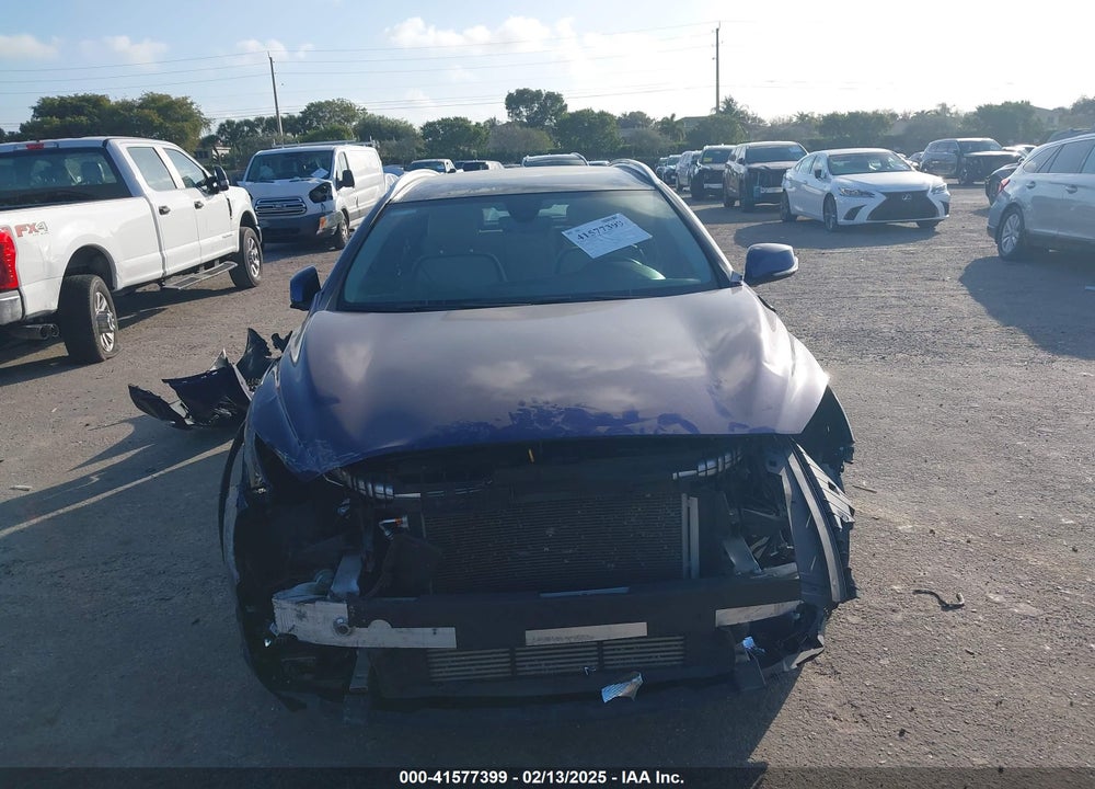 2019 INFINITI QX30 LUXE VIN: SJKCH5CP1KA008789