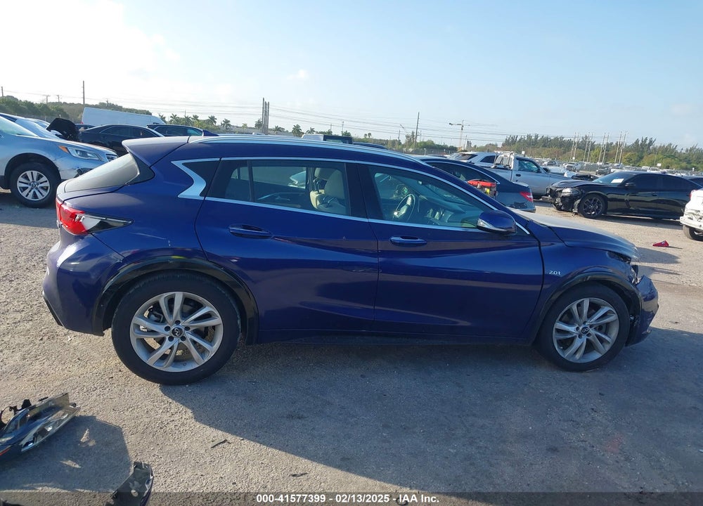 2019 INFINITI QX30 LUXE VIN: SJKCH5CP1KA008789