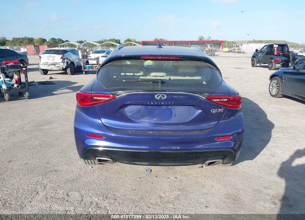 2019 INFINITI QX30 LUXE VIN: SJKCH5CP1KA008789