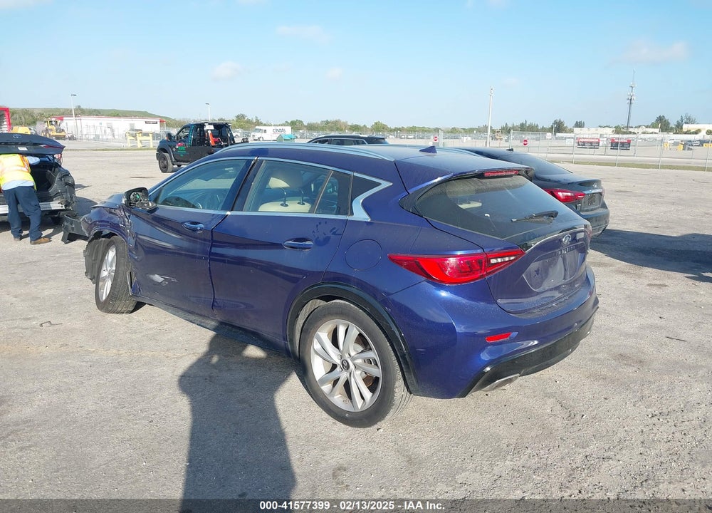 2019 INFINITI QX30 LUXE VIN: SJKCH5CP1KA008789