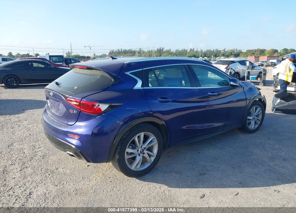 2019 INFINITI QX30 LUXE VIN: SJKCH5CP1KA008789
