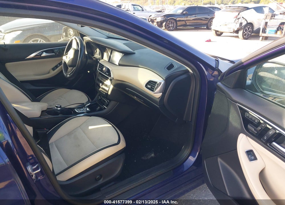 2019 INFINITI QX30 LUXE VIN: SJKCH5CP1KA008789