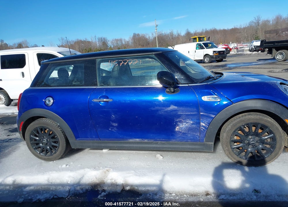 2020 MINI HARDTOP VIN: WMWXR5C05L2L43423
