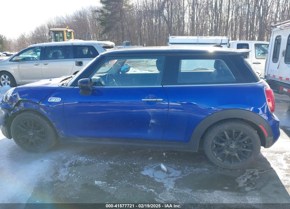 2020 MINI HARDTOP VIN: WMWXR5C05L2L43423