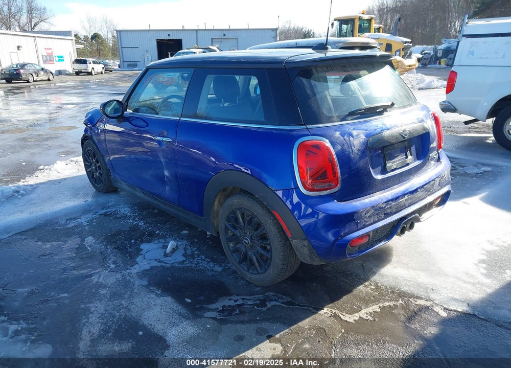 2020 MINI HARDTOP VIN: WMWXR5C05L2L43423