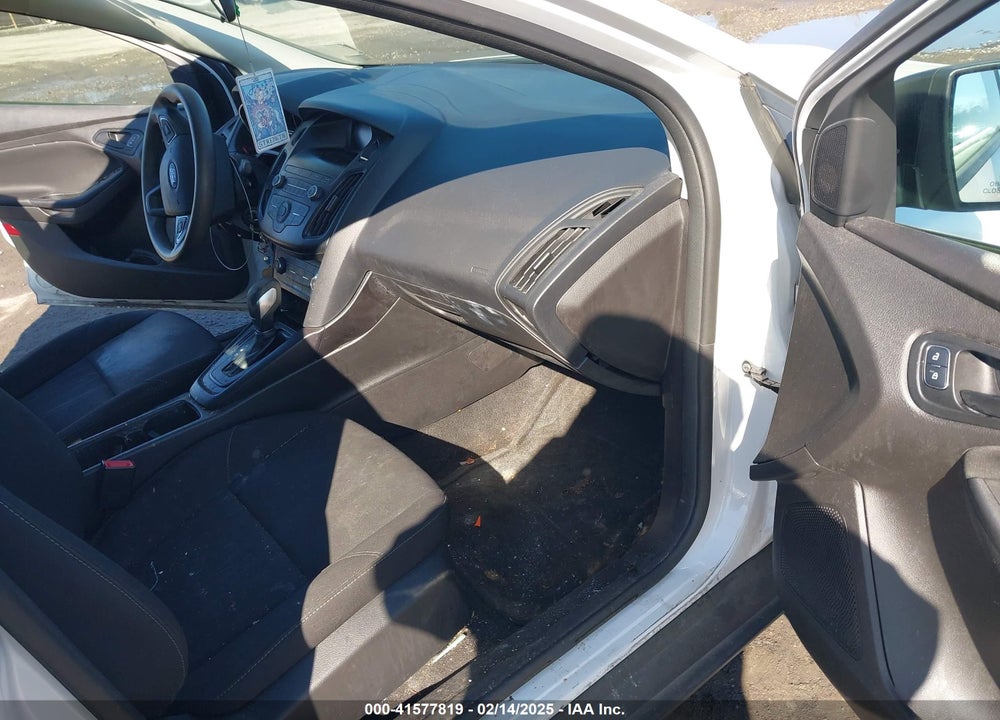 2018 FORD FOCUS VIN: 1FADP3E21JL201226