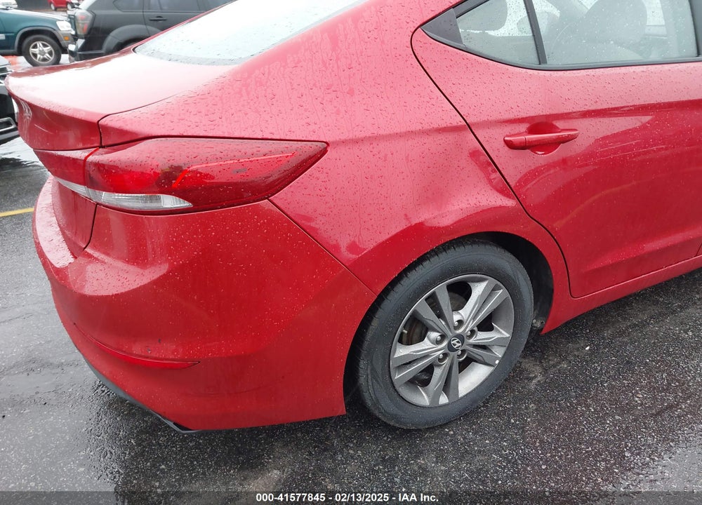 2017 HYUNDAI ELANTRA VIN: 5NPD84LF1HH131339