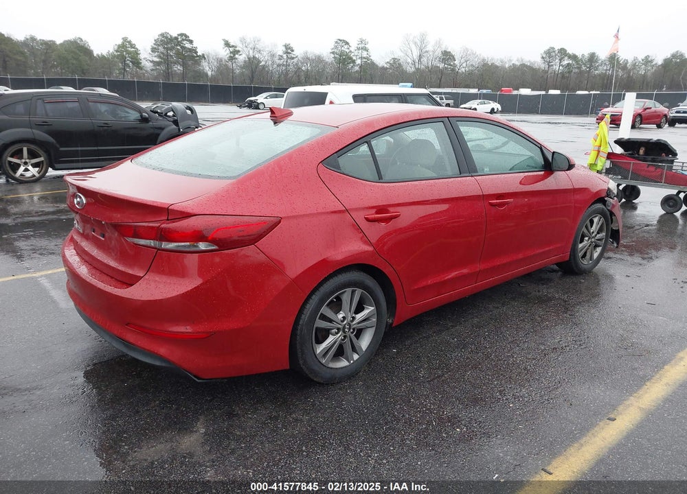 2017 HYUNDAI ELANTRA VIN: 5NPD84LF1HH131339