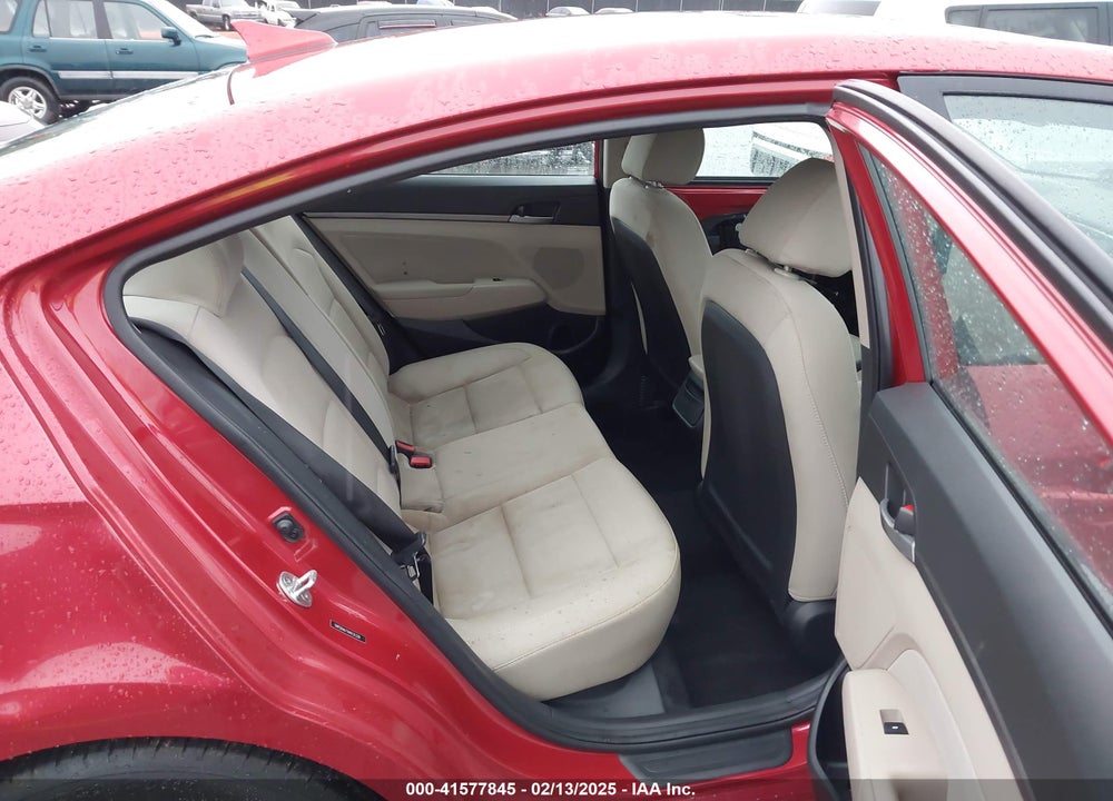 2017 HYUNDAI ELANTRA VIN: 5NPD84LF1HH131339