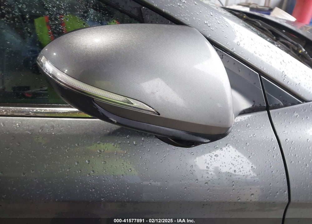2017 HYUNDAI ELANTRA VIN: KMHD84LF5HU102234