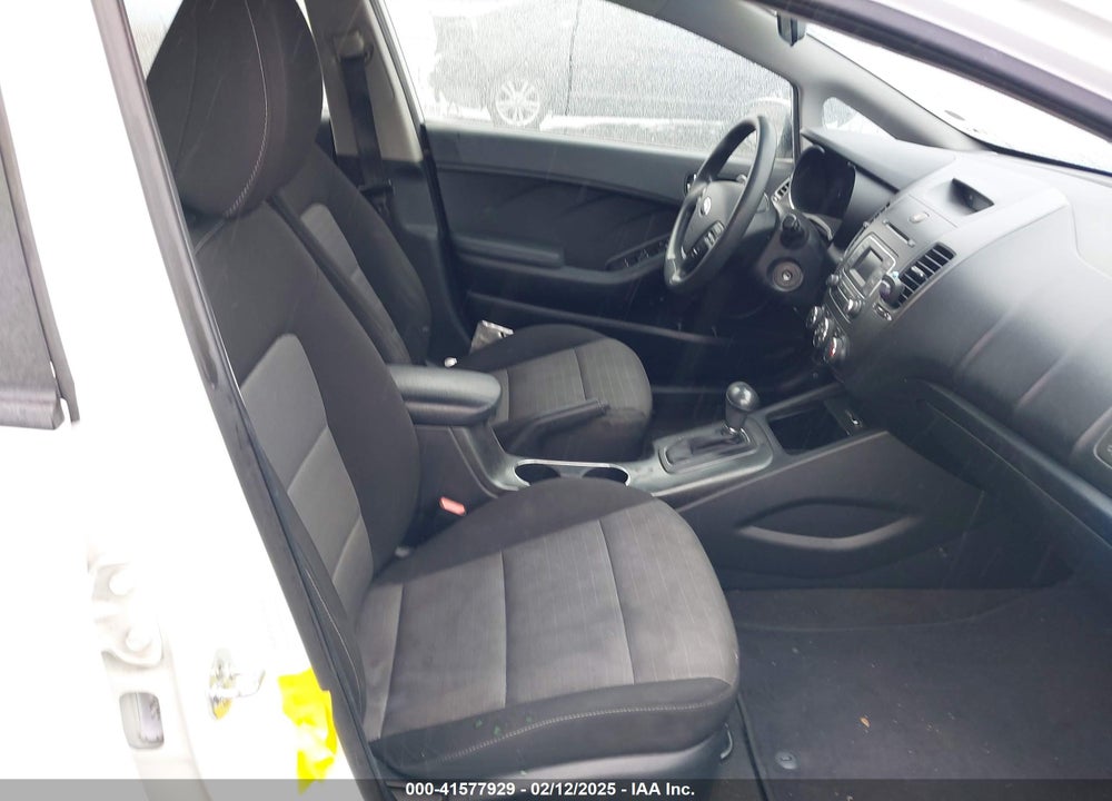2016 KIA FORTE 5-DOOR VIN: KNAFK5A80G5629547