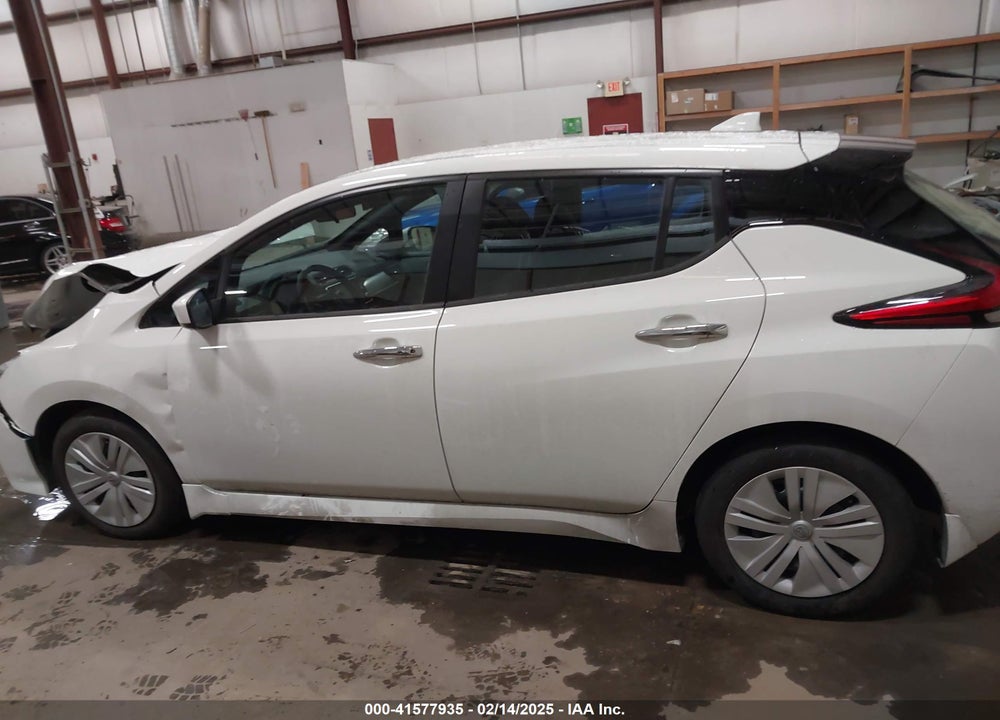 2024 NISSAN LEAF VIN: 1N4AZ1BV4RC550165