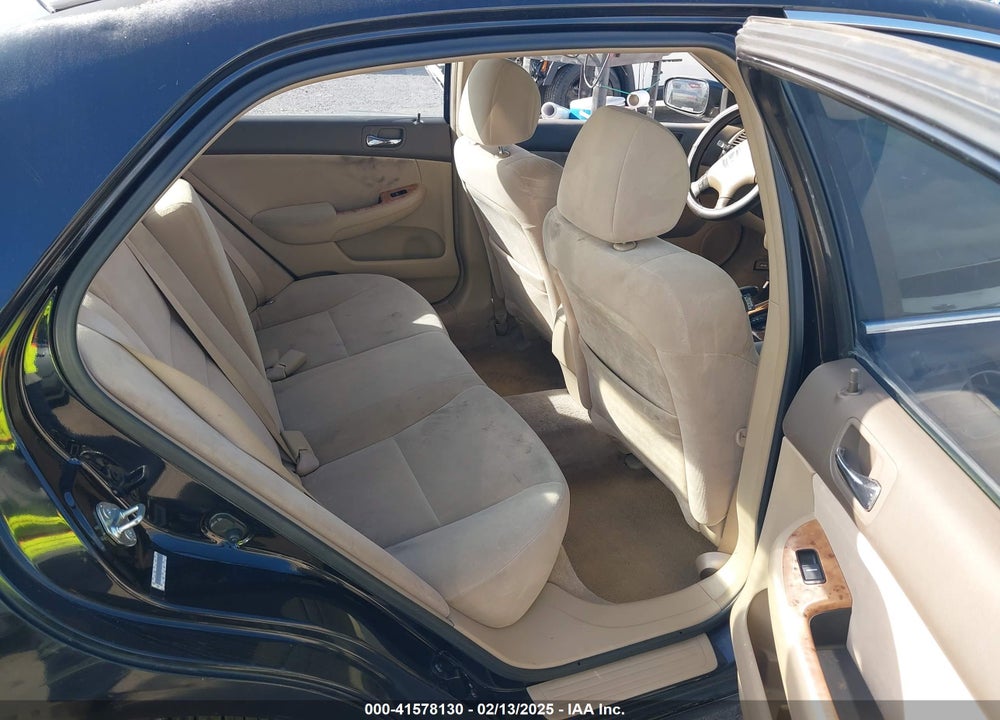 2003 HONDA ACCORD 2.4 EX VIN: JHMCM56633C087193