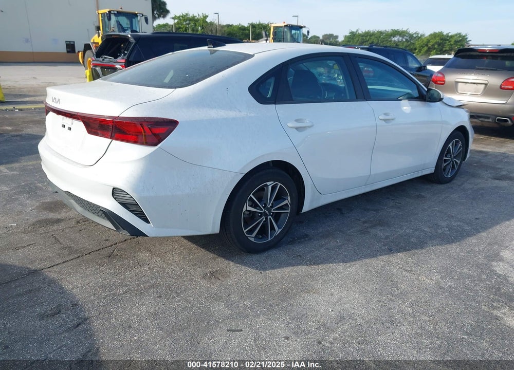 2024 KIA FORTE VIN: 3KPF24AD0RE695985