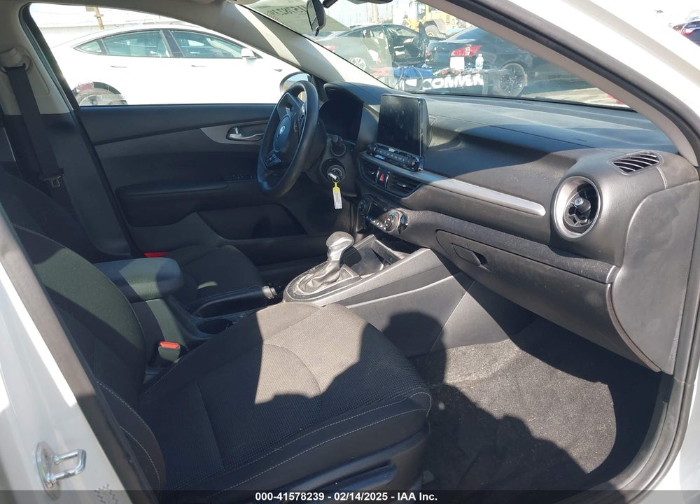 2019 KIA FORTE VIN: 3KPF24AD5KE138673