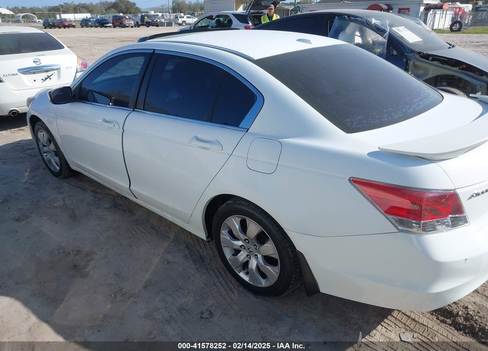 2009 HONDA ACCORD VIN: 1HGCP26899A032987