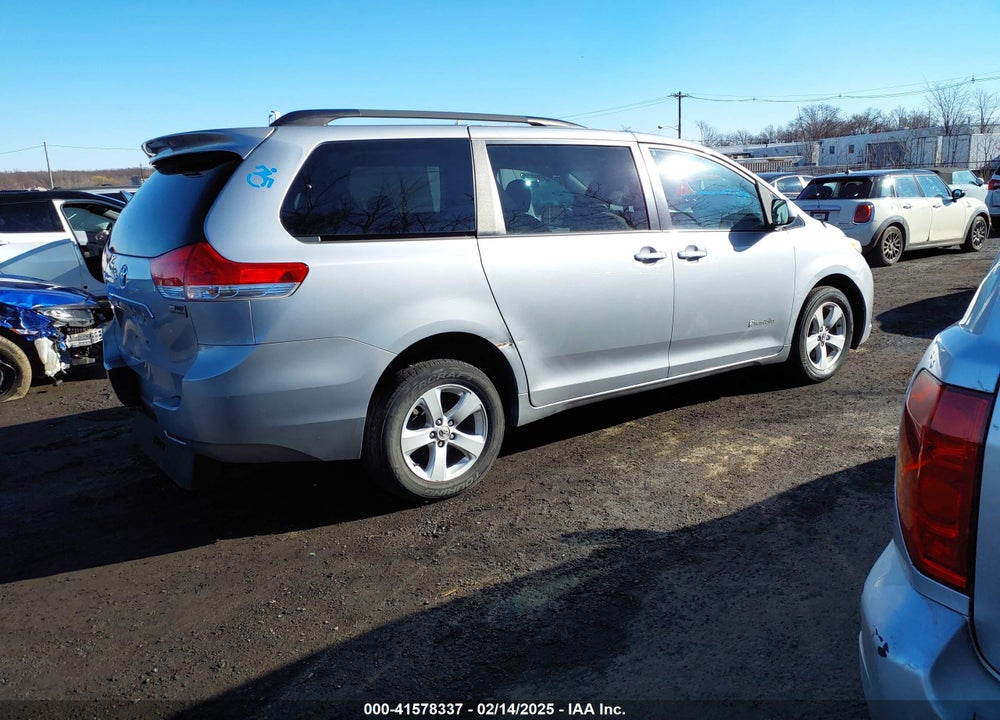 2014 TOYOTA SIENNA LE V6 7 PASSENGER MOBILITY VIN: 5TDKK3DC0ES467514