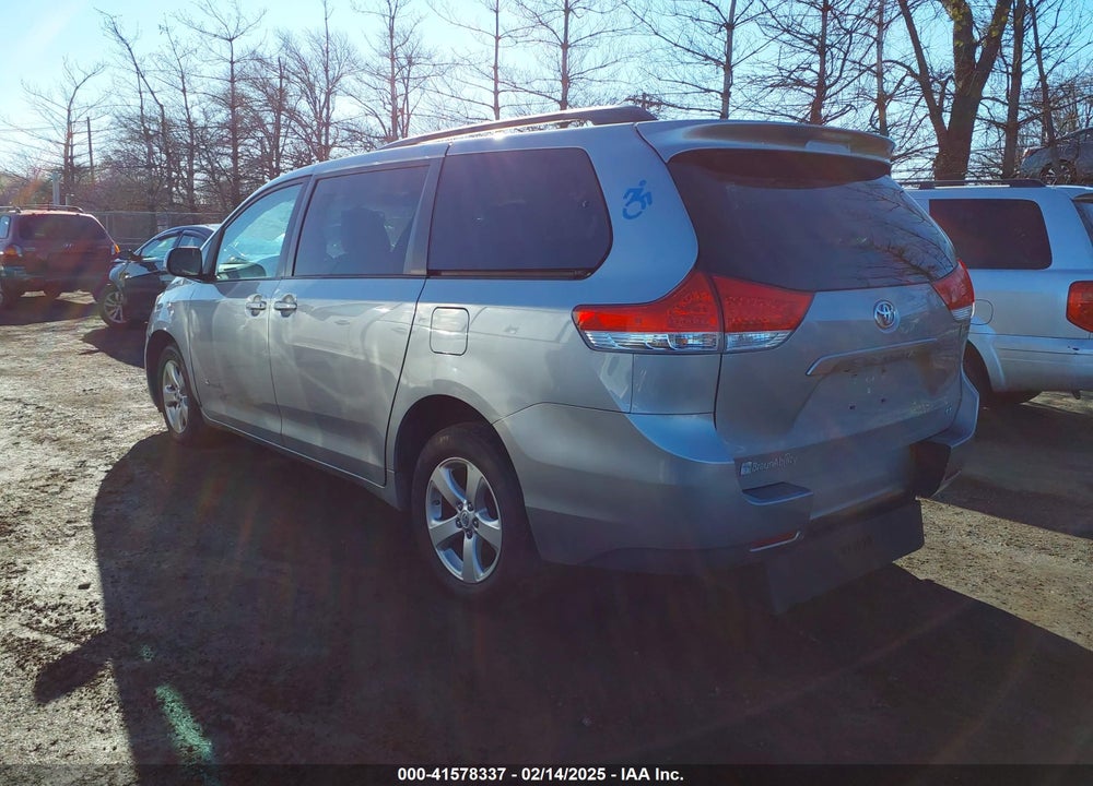 2014 TOYOTA SIENNA LE V6 7 PASSENGER MOBILITY VIN: 5TDKK3DC0ES467514