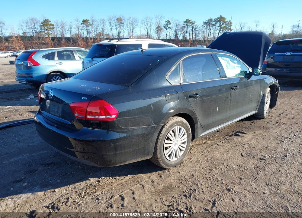 2015 VOLKSWAGEN PASSAT VIN: 1VWAT7A34FC044696